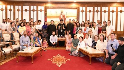 البابا تواضروس يستقبل فوج سياحي من كنيسة رومانيا