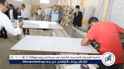 محافظ المنيا يزور مصنعين للإلكترونيات والأخشاب بالمنطقة الصناعية