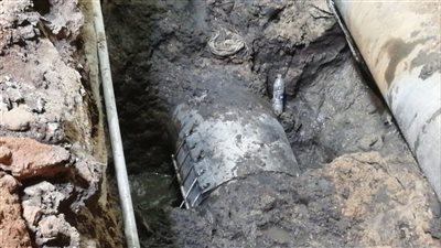 مياه أسيوط: الانتهاء من إصلاح تسريب مفاجئ في خط طرد محطة صرف صحى البركة