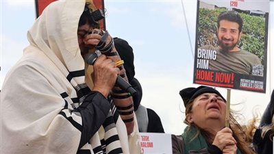 مقتل محتجز في غزة.. والجيش الإسرائيلي يعترض صواريخ من القطاع