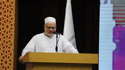 رئيس جامعة الأزهر الأسبق: الشعر ديوان العرب ولهيب الثورات وموقد الانتصارات