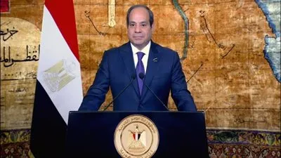 عاجل - الرئيس السيسي يتفقد عناصر تفتيش حرب الفرقة السادسة بالجيش الثاني الميداني