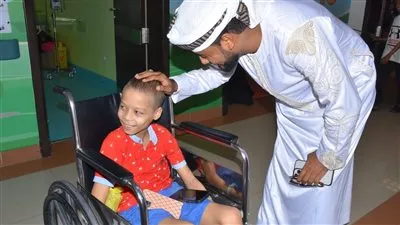 المنشد أحمد حسن يقدم ابتهالات مع الأطفال مرضى السرطان في ذكرى المولد النبوي الشريف