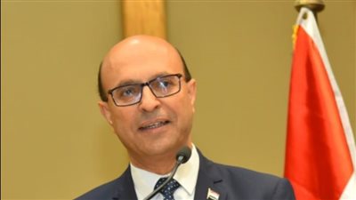 رئيس جامعة أسيوط يُصدر قرارات بتعيين وتجديد وتكليف قيادات جامعية جديدة  