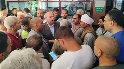 نائب محافظ الجيزة يتفقد سير ومنظومة العمل بالمركز التكنولوجي بمدينة أوسيم