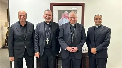 الأنبا بولا يلتقي رئيس أساقفة لوس أنجلوس