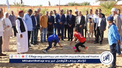 محافظ مطروح يحضر طابور صباح بمدرسة أبو بكر الصديق بسيوة