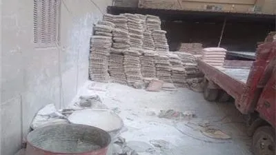 ضبط مواد بناء وأعلاف مجهولة المصدر في حملة تموينية بالشرقية