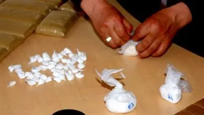 التحقيق مع 3 عاطلين لاتجارهم في مخدر البودر في كرداسة