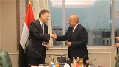  عاجل | وزير الكهرباء يبحث مستجدات تنفيذ مشروع الربط الكهربائي بين مصر واليونان 