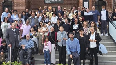 الأنبا توما يتفقد الأحوال الرعوية لعدد من أسر كنيسة مار مرقس بسيدني