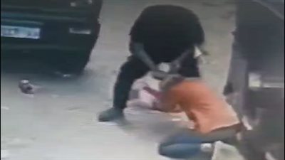 زوج يسحل زوجته.. من هو حداد العجوزة المثير للجدل؟