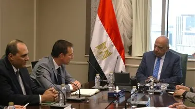 عاجل| وزير الكهرباء يبحث الاستعانة بخبرات شركة شنيدر اليكتريك للحد من سرقات التيار الكهربائي