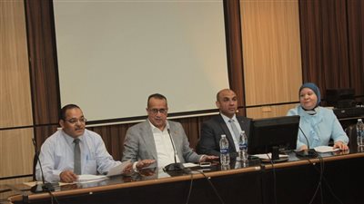 جامعة أسيوط تعقد اجتماعًا لمناقشة آليات التخلص الآمن من النفايات