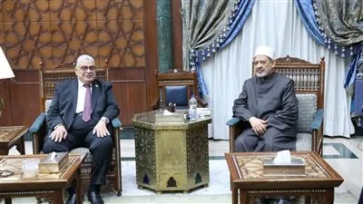 شيخ الأزهر لرئيس مجلس الدولة: نعتز بقضاة مصر الشرفاء