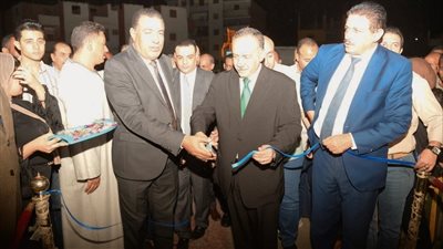 محافظ أسيوط يفتتح محطة وقود تابعة لشركة النيل لتسويق البترول بقرية منقباد    