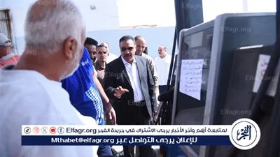 جولة ميدانية لمحافظ مطروح بموقف سيارات الأجرة