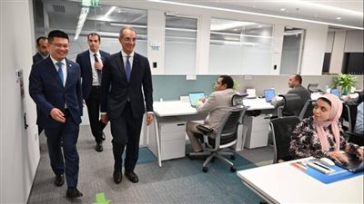 وزير الاتصالات يفتتح مقر جديد لشركة 