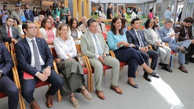 افتتاح معرض 