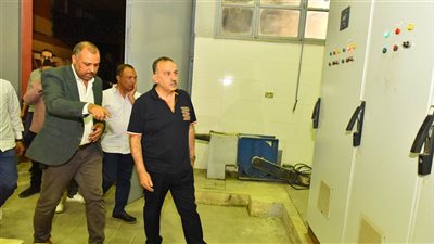 محافظ أسيوط يتفقد محطة رفع صرف صحي نائلة خاتون بحى غرب   