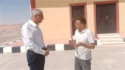 محافظ أسوان يتفقد موقف سيارات النقل