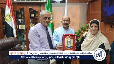 وكيل تعليم الدقهلية يكرم المدارس الفائزة بالمراكز الأولي بمسابقة المكتبات النموذجية الجمهورية