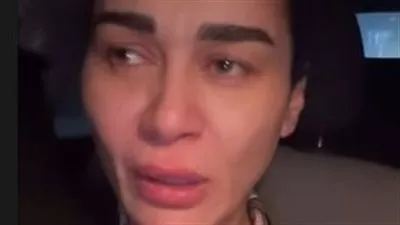 بسبب القصف الإسرائيلي.. نادين الراسي تغادر منزلها بالبيجاما