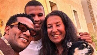 محمد رمضان يثير الجدل بسبب زياراته لعائلة عمر الشريف