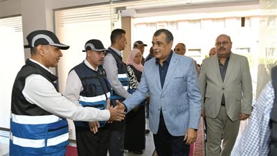 وزير الدولة للإنتاج الحربي يتفقد شركة 