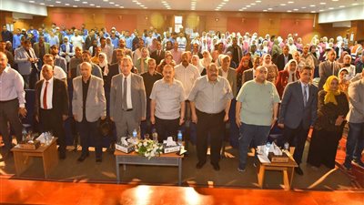 محافظ أسيوط يشهد انطلاق مؤتمر اليوم الواحد الأدبي 