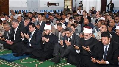 وزير الأوقاف ومفتي الجمهورية ومحافظ السويس يشهدون احتفال المحافظة بالعيد القومي