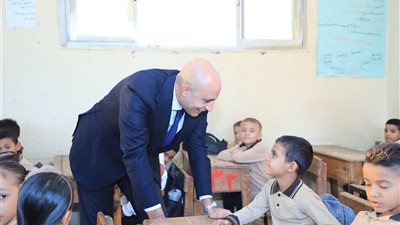 وزير التعليم يوجه بإعداد برامج علاجية لضعاف القراءة والكتابة بمدارس البحيرة