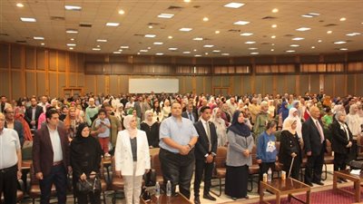 نائبا محافظ أسيوط ورئيس الجامعة يشهدان  احتفالية نقابة الصيادلة السنوية بـ يوم الصيدلي  