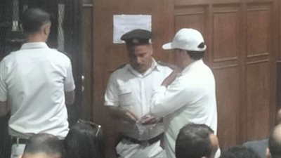 إيداع المطرب سعد الصغير داخل قفص الاتهام بسبب قضية المخدرات