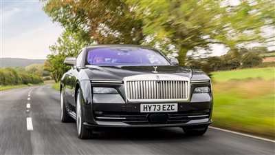 أبرزهم رولز رويس سبيكتر.. تعرف على أغلى أنواع السيارات حول العالم 2024 