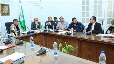 محافظ الجيزة يواصل لقاءاته الدورية مع المواطنين لبحث الطلبات والشكاوى المقدمة منهم