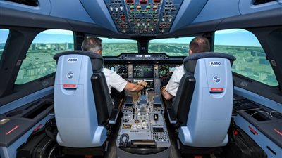 الاحترافية في السماء.. كيف تجعل التدريبات الطيارين مستعدين لكل طارئ