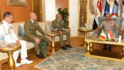 الفريق أحمد خليفة رئيس أركان حرب القوات المسلحة يلتقي قائد القوات البرية الإيطالية 