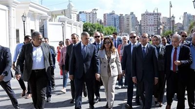 رئيس الوزراء يتفقد مشروع تطوير شارع النبي دانيال بحى وسط الإسكندرية   