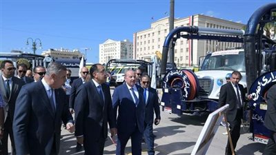 رئيس الوزراء يشهد اصطفاف مُعدات محافظة الإسكندرية لمُجابهة الأزمات والكوارث  