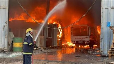 حريق بمصنع بالمنطقة الصناعية ببورسعيد والدفع بـ 5 سيارات اطفاء للسيطرة