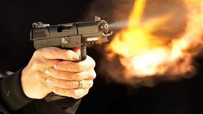 التحقيق مع المتهم بقتل شقيقه وإصابة نجله بالرصاص في البدرشين