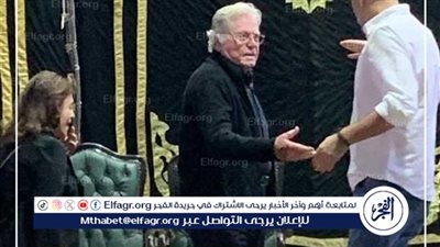 برغم من حزنه على رحيل شقيقه.. حسين فهمي يقدم واجب العزاء في حسن يوسف