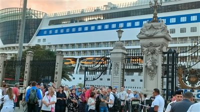 أجمل سفن العالم.. ميناء بورسعيد السياحي يستقبل عايده بلو وعلي متنها 1500 سائح