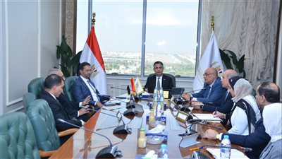 وزير التموين يبحث تطوير المنظومة والتحول الرقمي مع أحد شركات القطاع الخاص 
