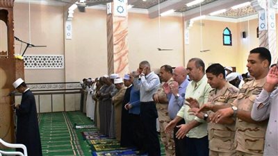 التأخر عن صلاة الجمعة.. ما الحكم وما تأثيره؟