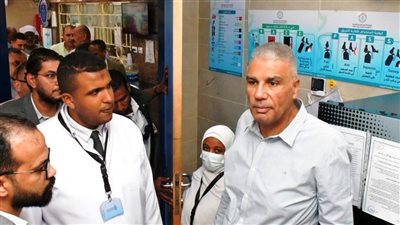محافظ أسوان يتفقد وحدة طب الأسرة بقرية الكوبانية