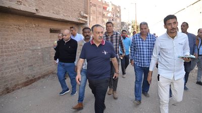 محافظ أسيوط يترأس حملة إشغالات بمنطقة السادات بحي غرب 