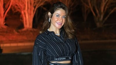 بسبب الأسود.. هيدي كرم تتصدر التريند 