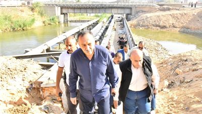 محافظ أسيوط يتفقد أعمال إنشاء نفق المشاة بالمعلمين ويوجه بدفع وتيرة العمل لافتتاحه في أسرع وقت